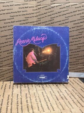 Ronnie Milsap Vinyl Record Album - Blue & Pink Cover